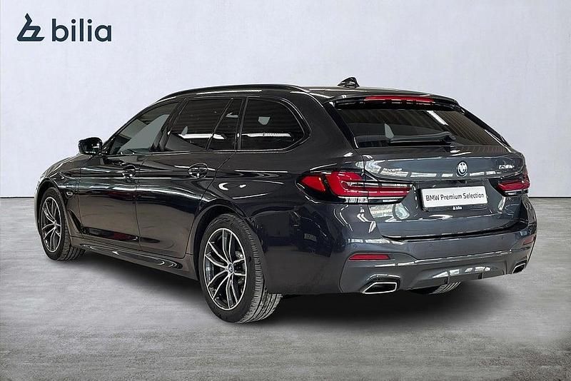 Begagnad BMW 530 M Sport 292 HK (214 kW) 2023 Sophisto grey brilliant effect Kombi