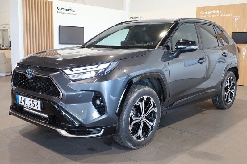 Grå Begagnad 2023 Toyota RAV4 Hybrid Premium SUV | 479 900 kr (Marknadspris) - Bild 1/3