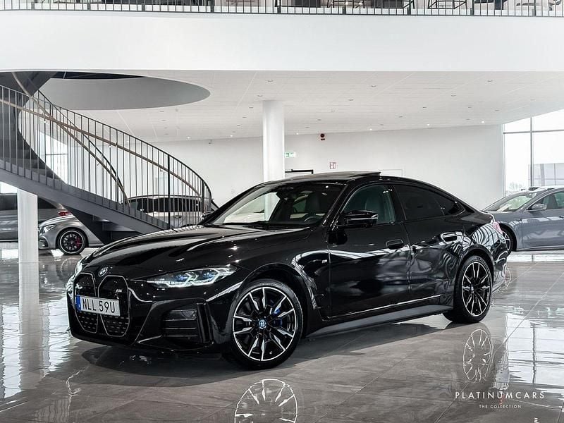 Svart Begagnad 2023 BMW i4 M Sport Sedan | 589 000 kr (Bra pris) - Bild 1/4