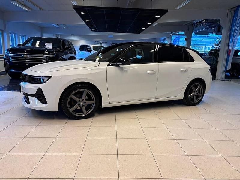 Begagnad Opel Astra 131 HK (96 kW) 2022 Vit Halvkombi