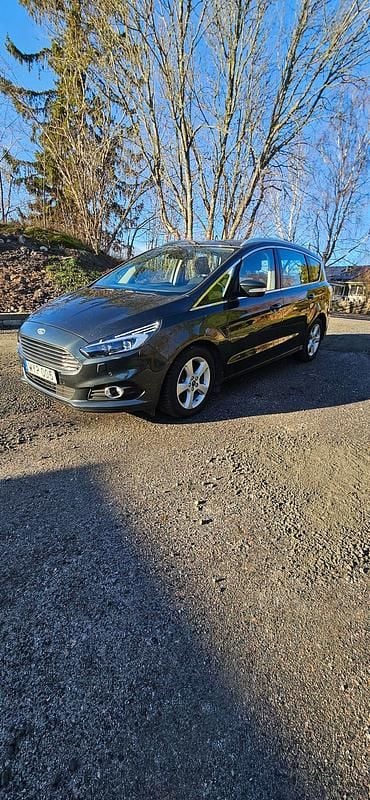 Begagnad 2016 Ford S-MAX S Minibuss | 109 000 kr (Bra pris) - Bild 1/4