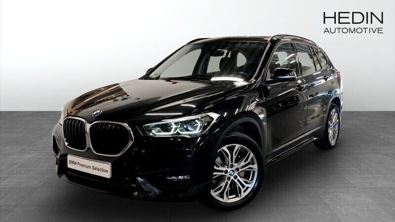 Svart (grey) Begagnad 2021 BMW X1 Sport Line SUV | 308 700 kr (Lite dyr) - Bild 1/4