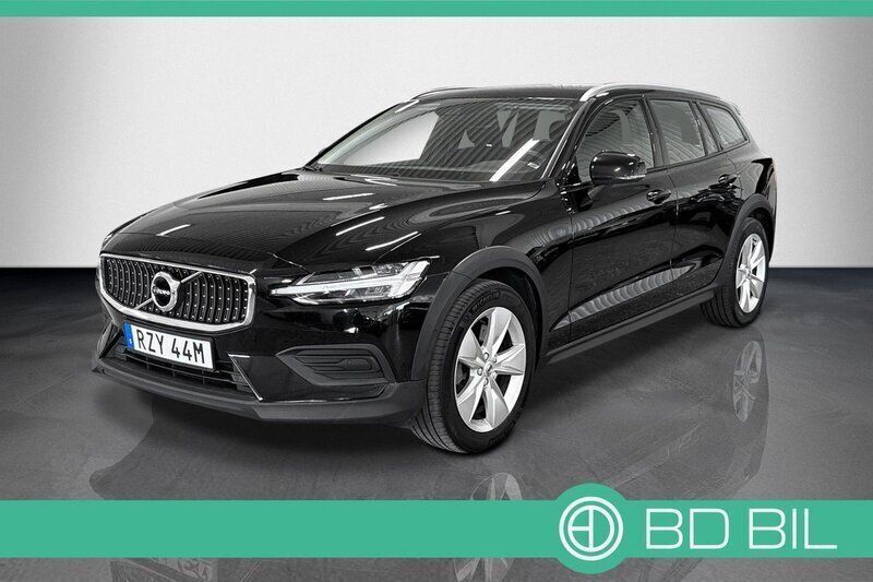 Svart Begagnad 2022 Volvo V60 CC Kombi | 307 800 kr (Bra pris) - Bild 1/3
