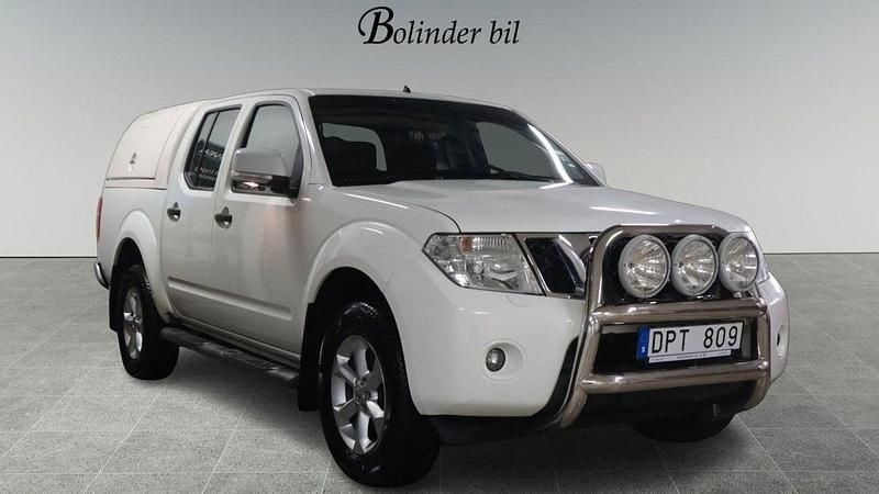 Vit Begagnad 2013 Nissan Navara Pickup | 107 900 kr (Marknadspris) - Bild 1/4