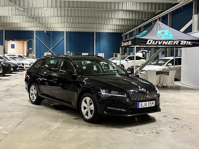 Begagnad Skoda Superb 218 HK (160 kW) 2022 Svart Kombi