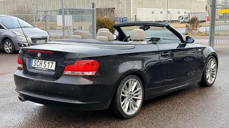 Begagnad BMW 125 Cabriolet Advantage 260 HK (191 kW) 2008 Svart Cab