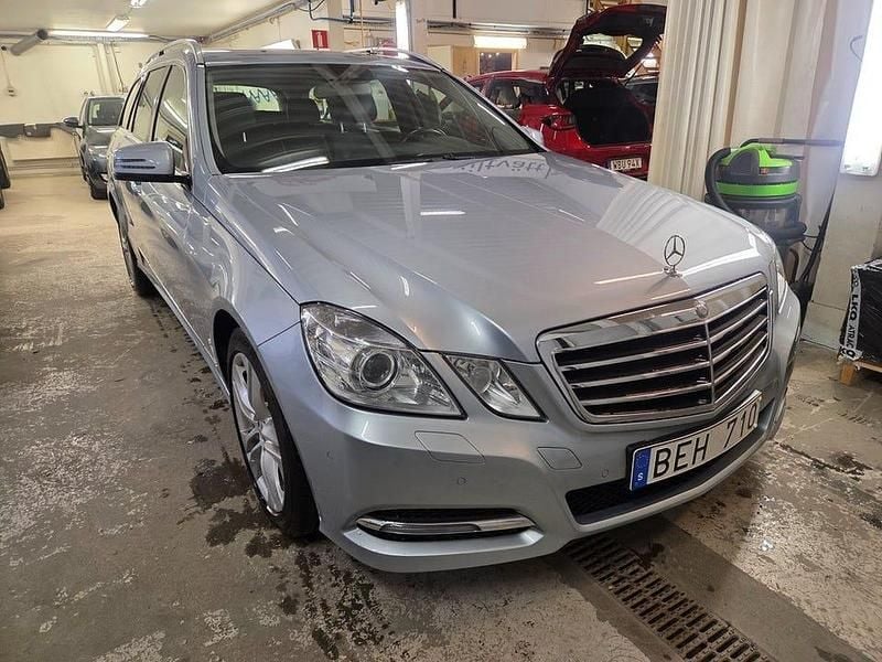 Begagnad Mercedes E300 Avantgarde 231 HK (169 kW) 2013 Silver Kombi