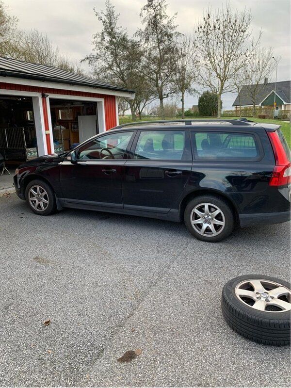 Svart Begagnad 2009 Volvo V70 Kinetic Kombi | 45 000 kr (Superpris) - Bild 1/1