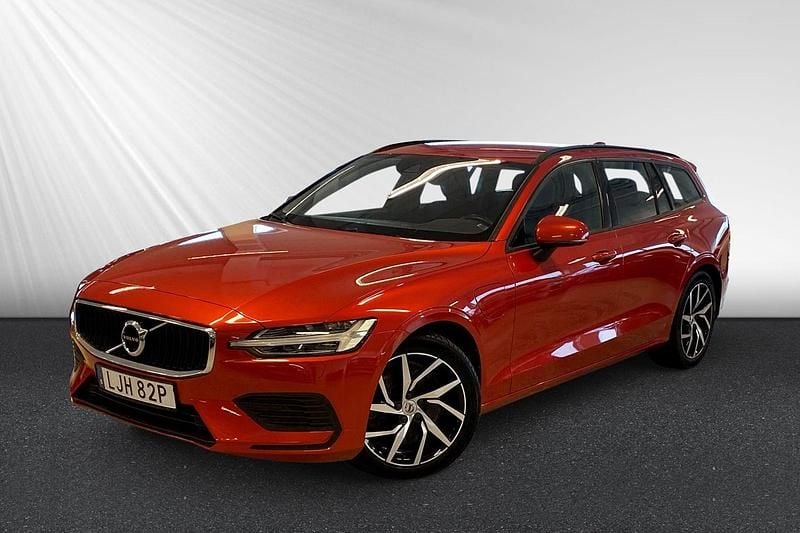 Röd Begagnad 2020 Volvo V60 Momentum Kombi | 259 900 kr (Marknadspris) - Bild 1/4