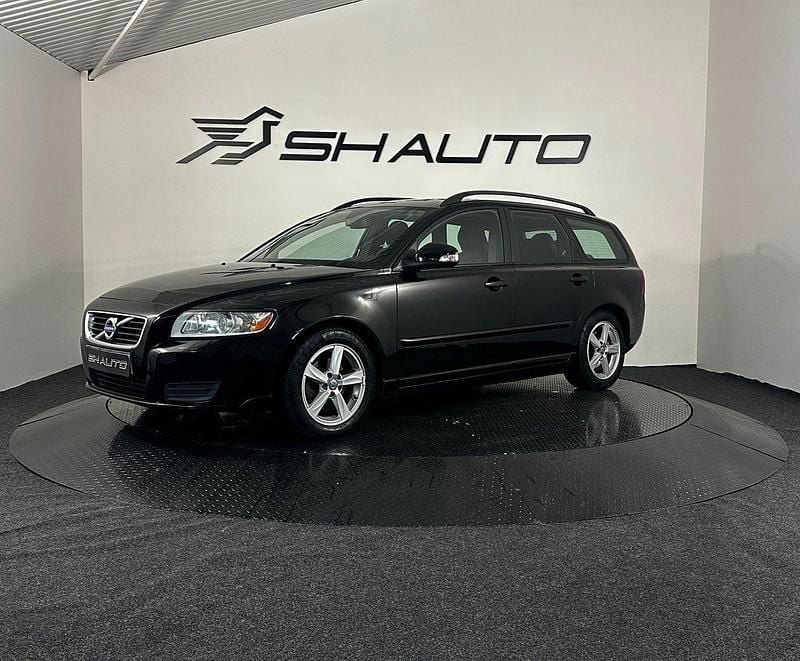 Svart Begagnad 2011 Volvo V50 Kinetic Kombi | 54 900 kr (Marknadspris) - Bild 1/4