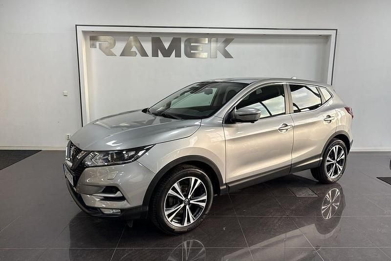 Silver Begagnad 2021 Nissan Qashqai 360º SUV | 209 000 kr (Bra pris) - Bild 1/4