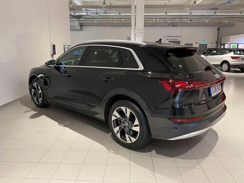 Svart Begagnad 2020 Audi e-tron Proline SUV | 319 000 kr (Dyr) - Bild 1/4