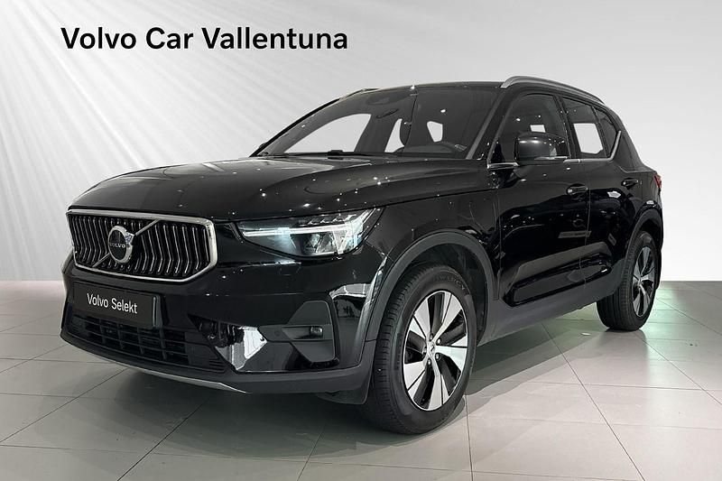 Svart Begagnad 2022 Volvo XC40 Core SUV | 314 900 kr (Marknadspris) - Bild 1/3