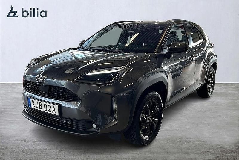 Begagnad Toyota Yaris Cross Active 117 HK (86 kW) 2024 Mörkgrå SUV