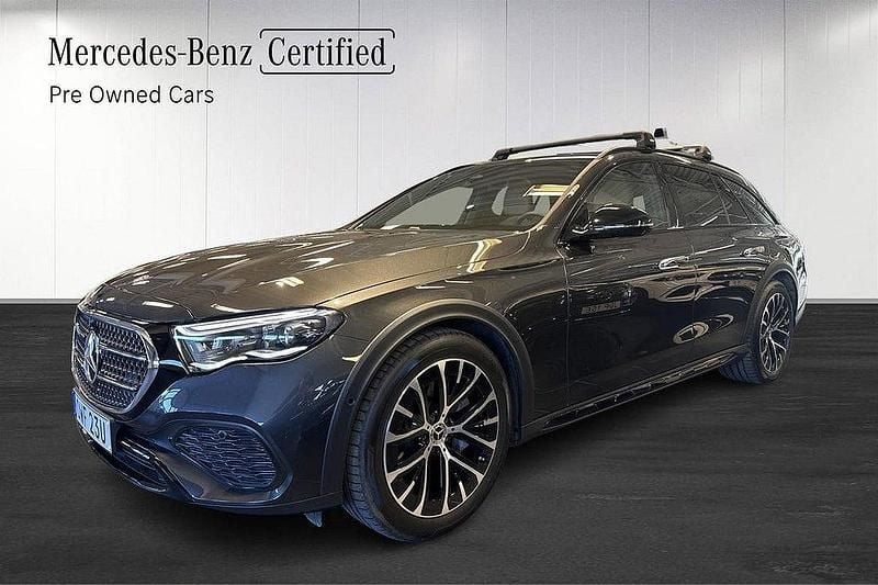 Grå Begagnad 2024 Mercedes E300 SUV | 739 000 kr - Bild 1/4