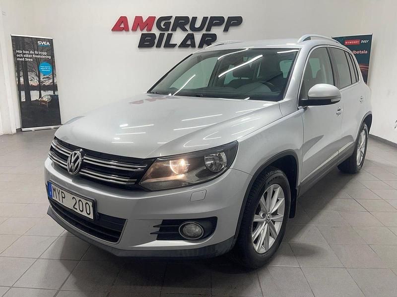 Grå Begagnad 2012 VW Tiguan Sportline SUV | 69 900 kr (Superpris) - Bild 1/4