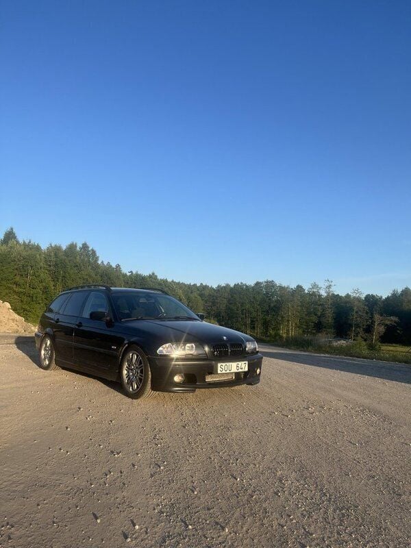 Svart Begagnad 2001 BMW 330 M Sport Kombi | 38 000 kr - Bild 1/4