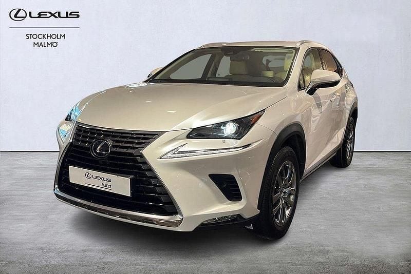 Vit Begagnad 2019 Lexus NX300h Executive Line SUV | 349 000 kr (Marknadspris) - Bild 1/4