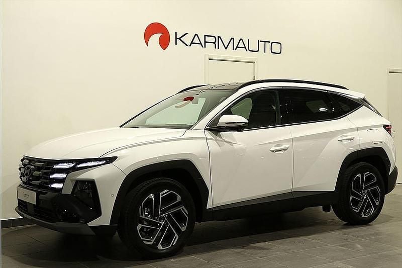 Vit Ny 2025 Hyundai Tucson SUV | 479 800 kr (Lite dyr) - Bild 1/4