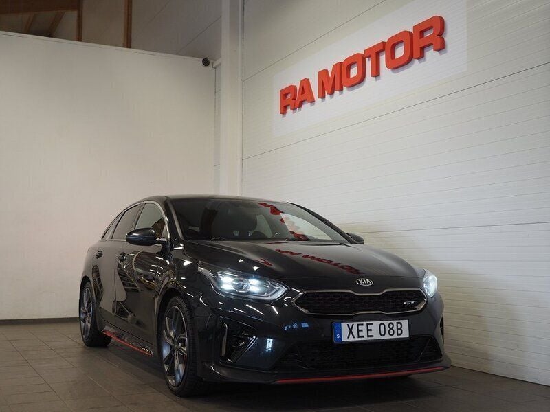 Svart Begagnad 2019 Kia ProCeed GT 2 Halvkombi | 204 900 kr (Marknadspris) - Bild 1/2