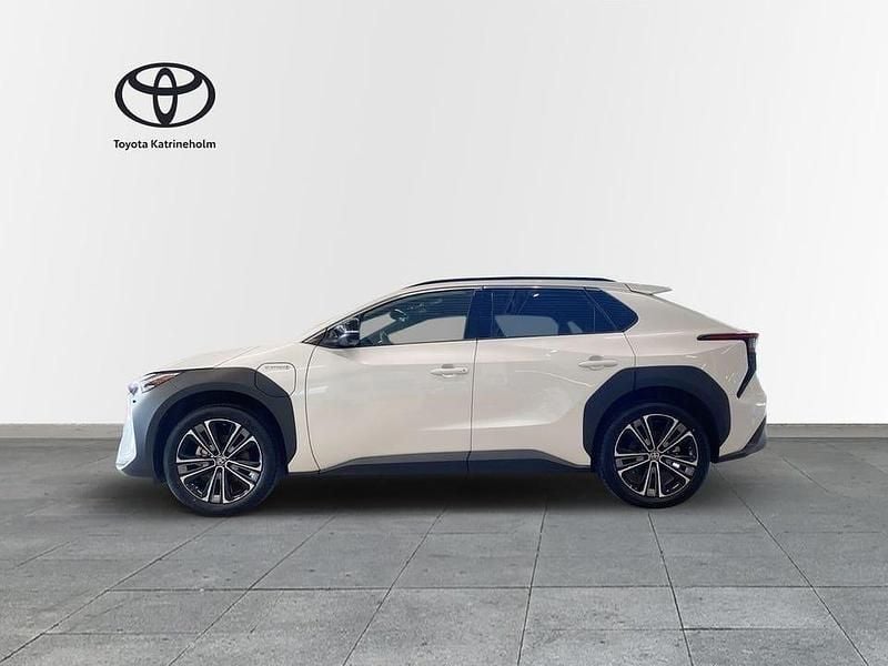 Begagnad Toyota bZ4X Executive 161 kW (219 HK) 2022 Vit SUV