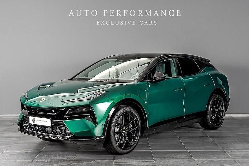 Begagnad Lotus Eletre 450 kW (612 HK) 2024 Grön metallic SUV