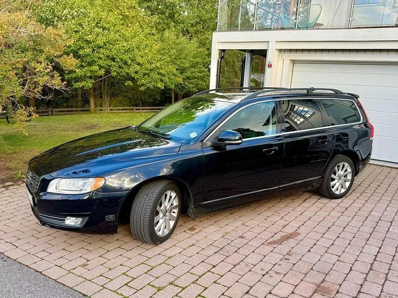 Svart Begagnad 2014 Volvo V70 Kombi | 137 000 kr (Marknadspris) - Bild 1/4