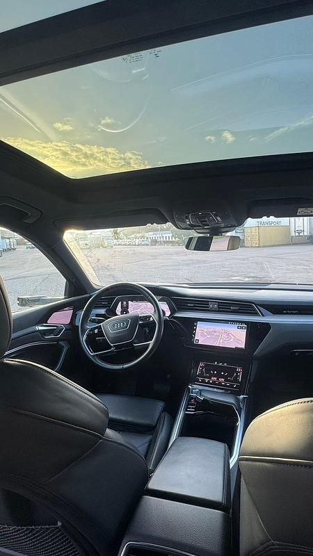 Begagnad Audi e-tron S-Line 300 kW (408 HK) 2019 SUV