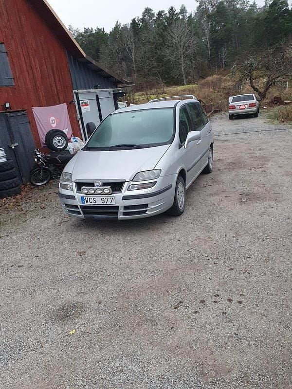 Begagnad Fiat Ulysse 136 HK (100 kW) 2004 Minibuss