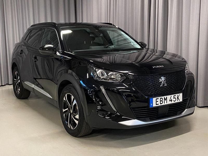 Svart Begagnad 2022 Peugeot e-2008 Allure SUV | 209 900 kr (Marknadspris) - Bild 1/3