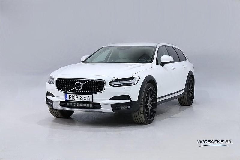 Vit Begagnad 2017 Volvo V90 CC Inscription Kombi | 259 900 kr (Bra pris) - Bild 1/4