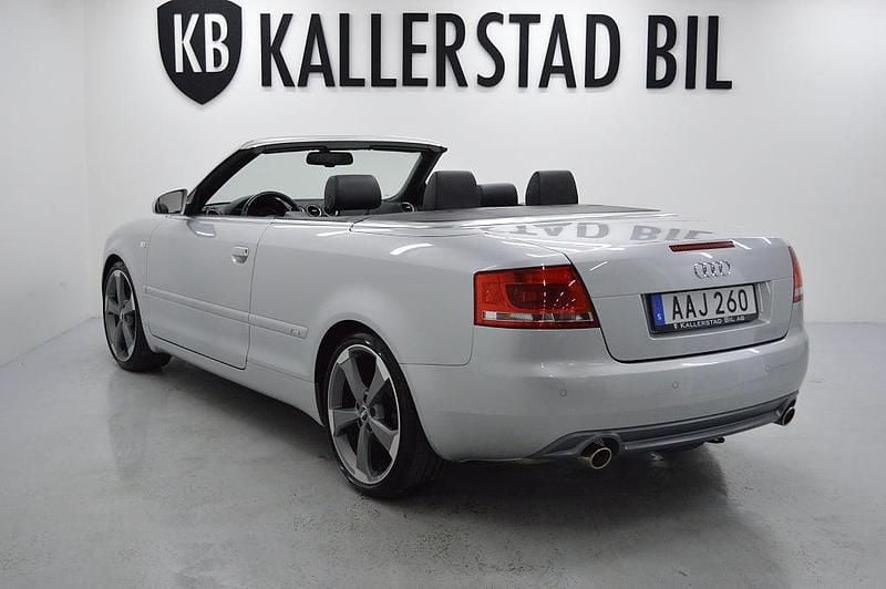 Begagnad Audi A4 Cabriolet S-Line 163 HK (119 kW) 2007 Silver Cab