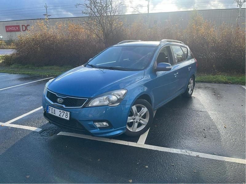 Blå Begagnad 2012 Kia Ceed Premium Kombi | 36 500 kr (Superpris) - Bild 1/4