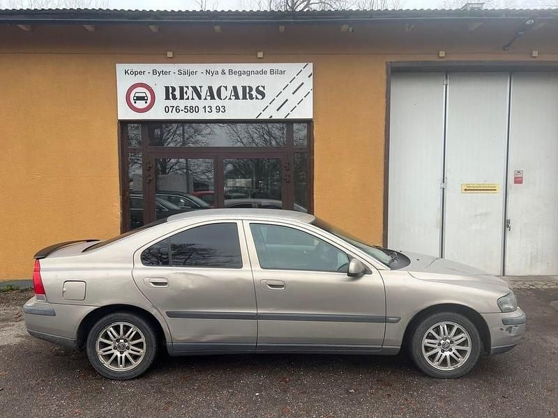 Begagnad Volvo S60 140 HK (102 kW) 2001 Ljusbrun Sedan