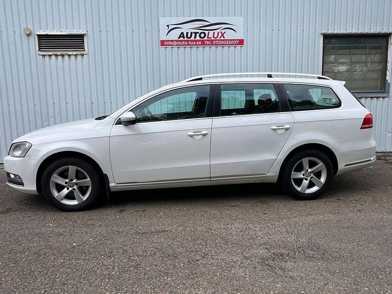 Vit Begagnad 2012 VW Passat Kombi | 56 900 kr (Marknadspris) - Bild 1/4