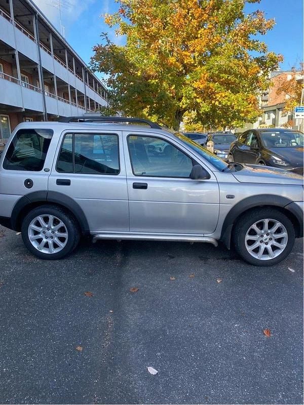 Grå Begagnad 2004 Land Rover Freelander SUV | 30 000 kr - Bild 1/4