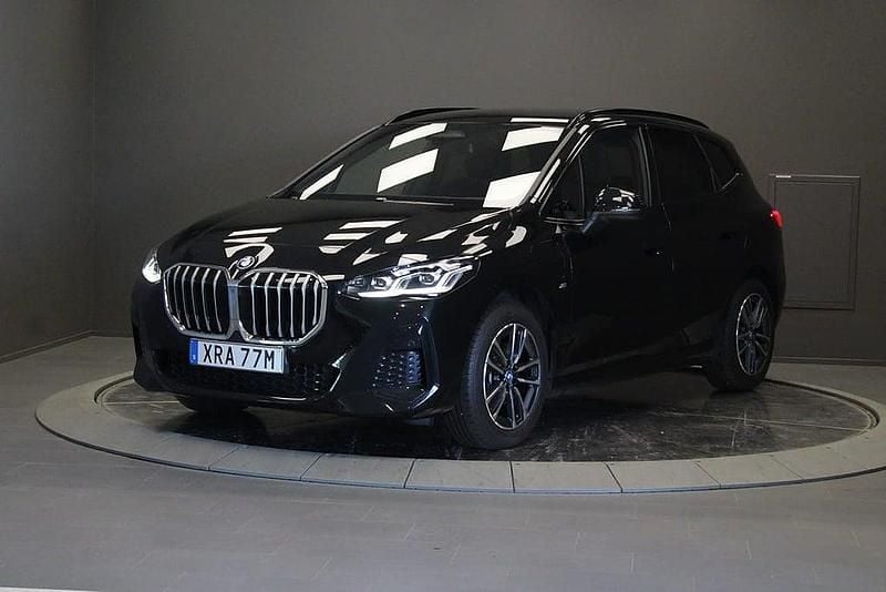 Svart Begagnad 2024 BMW 225 M Sport Kombi | 425 000 kr - Bild 1/4