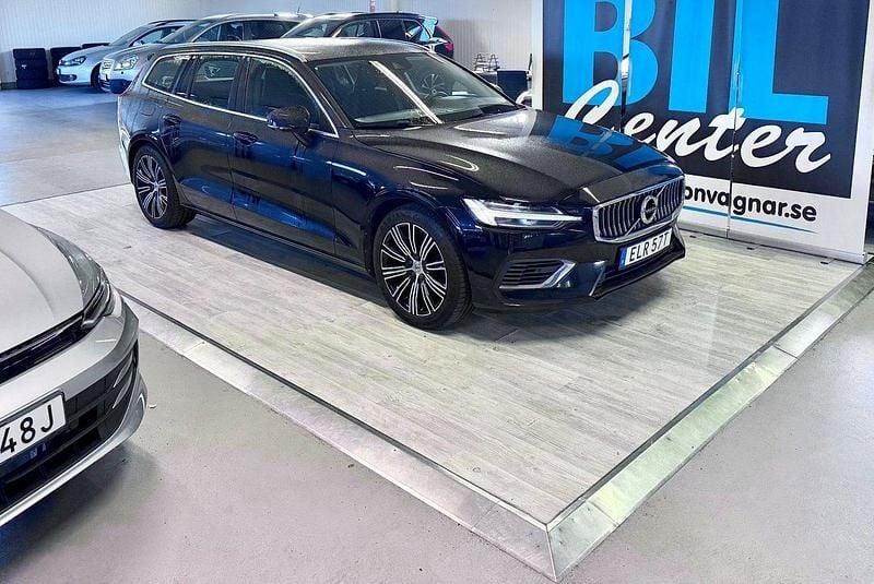 Svart Begagnad 2021 Volvo V60 Inscription Kombi | 258 000 kr (Bra pris) - Bild 1/4