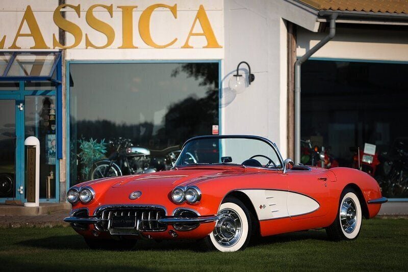 Begagnad Chevrolet Corvette C1 1958 Röd/vit Cab