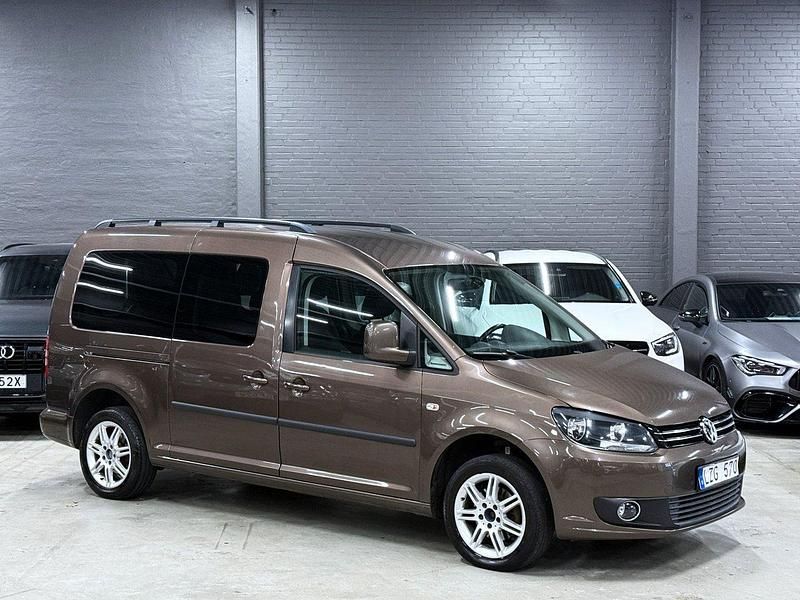 Ljusbrun (brun) Begagnad 2012 VW Caddy Maxi Life Life Minibuss | 79 900 kr - Bild 1/4