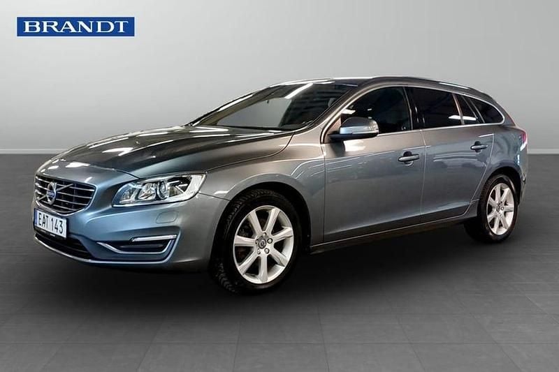 Begagnad Volvo V60 Momentum 151 HK (111 kW) 2018 Grå Kombi