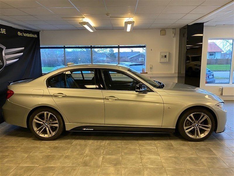 Begagnad BMW 330 M Sport 252 HK (185 kW) 2017 Silver Sedan