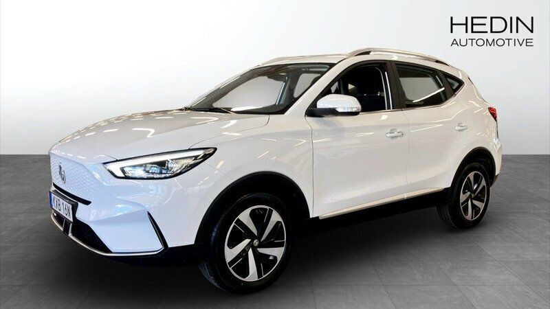 Vit (white) Begagnad 2022 MG ZS Luxury Sedan | 249 900 kr (Superpris) - Bild 1/4