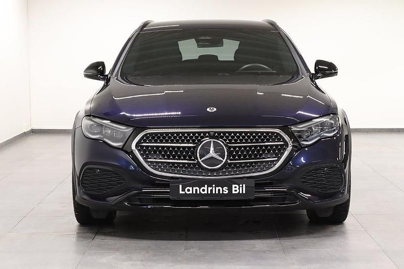 Begagnad Mercedes E220 All-Terrain 197 HK (144 kW) 2025 Mörkblå Kombi