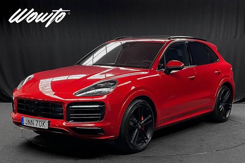 Röd Begagnad 2021 Porsche Cayenne GTS SUV | 879 800 kr - Bild 1/3