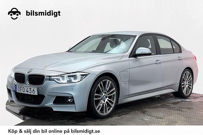 Begagnad BMW 330e M Sport 252 HK (185 kW) 2016 Silver Sedan