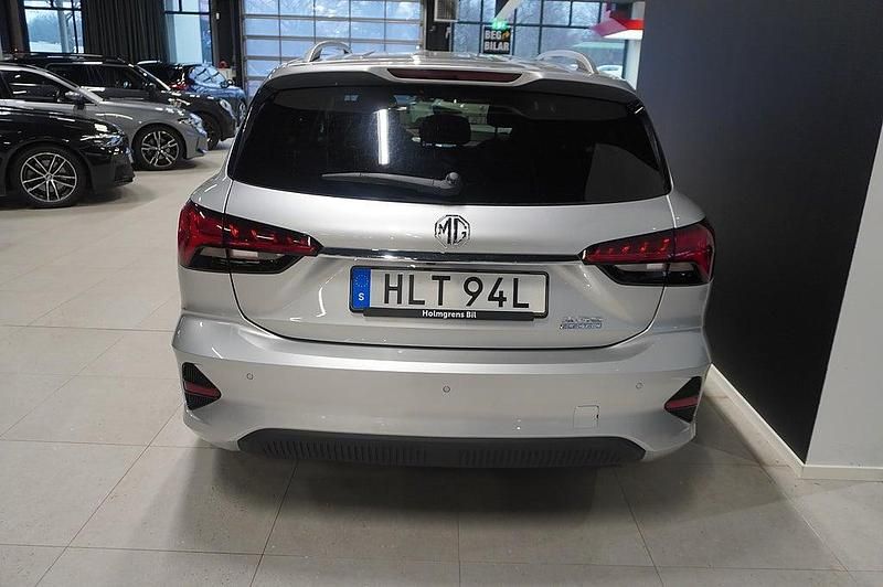 Begagnad MG MG5 EV 130 kW (177 HK) 2022 Medael silver Kombi