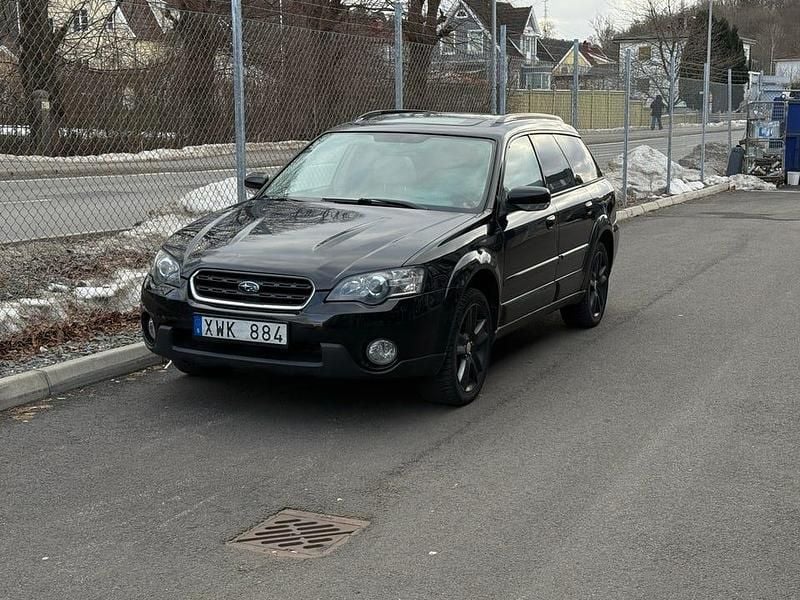 Begagnad 2005 Subaru Outback | 42 900 kr (Marknadspris) - Bild 1/4