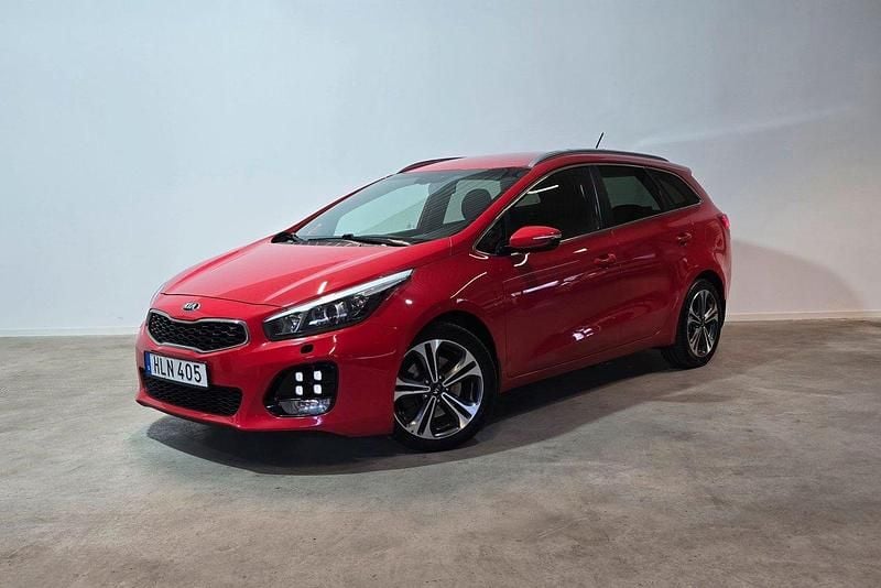 Röd Begagnad 2016 Kia Ceed Sportswagon GT-Line Kombi | 124 900 kr (Marknadspris) - Bild 1/3