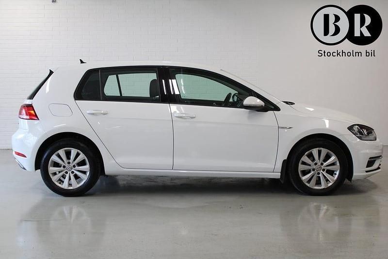 Begagnad VW Golf VIII 131 HK (96 kW) 2020 Vit